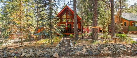 Pinetop-Lakeside Vacation Rental | 3BR | 2BA | Stairs Required to Access