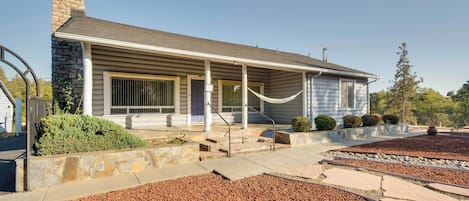 Mariposa Vacation Rental | 2BR | 2BA | 1,700 Sq Ft | 3 Steps to Enter