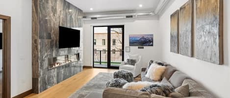 The Riverpark Flat in Downtown Whitefish (7153)