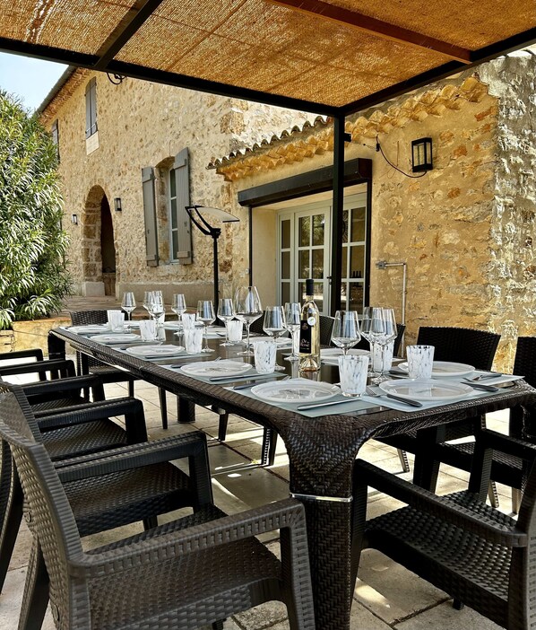 Outdoor dining