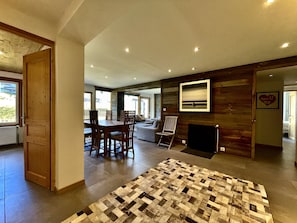 Entrance area looking into dining area 