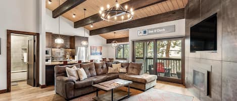 Living Area w/Vaulted Ceilings