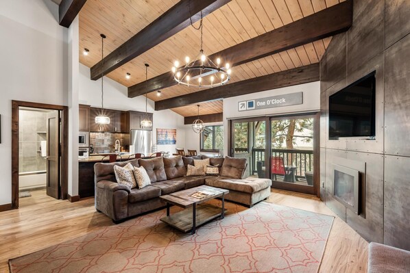 Living Area w/Vaulted Ceilings