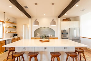 Modern Clean Kitchen - Walker Luxury Vacation Rentals