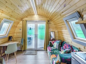 Open plan living space | Robin - Cow & Plough, Oadby