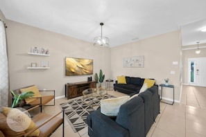 Living room#Disney #Parks #kingdom #springs #poolhouse #Vacation #Rental #waterpark #davenport #Kissimmee #Orlando #universal #citywalk #legoland #shortstay #longstay