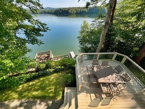 Dine in the fresh air overlooking lake