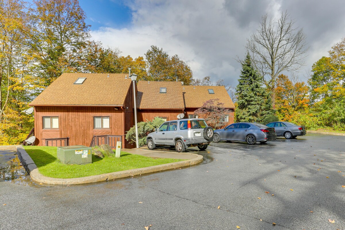 Modern Vernon Township Condo Near Ski & Water Park