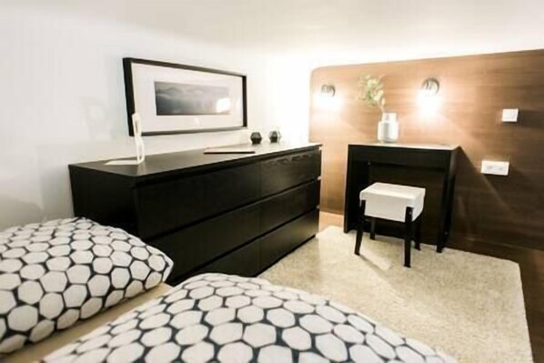 Bedroom (1)