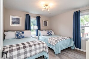 Second bedroom with 2 double beds