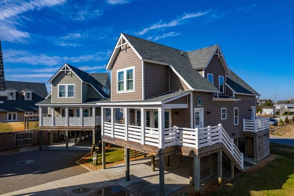 NH387E: Currituck Cottage | Front Exterior