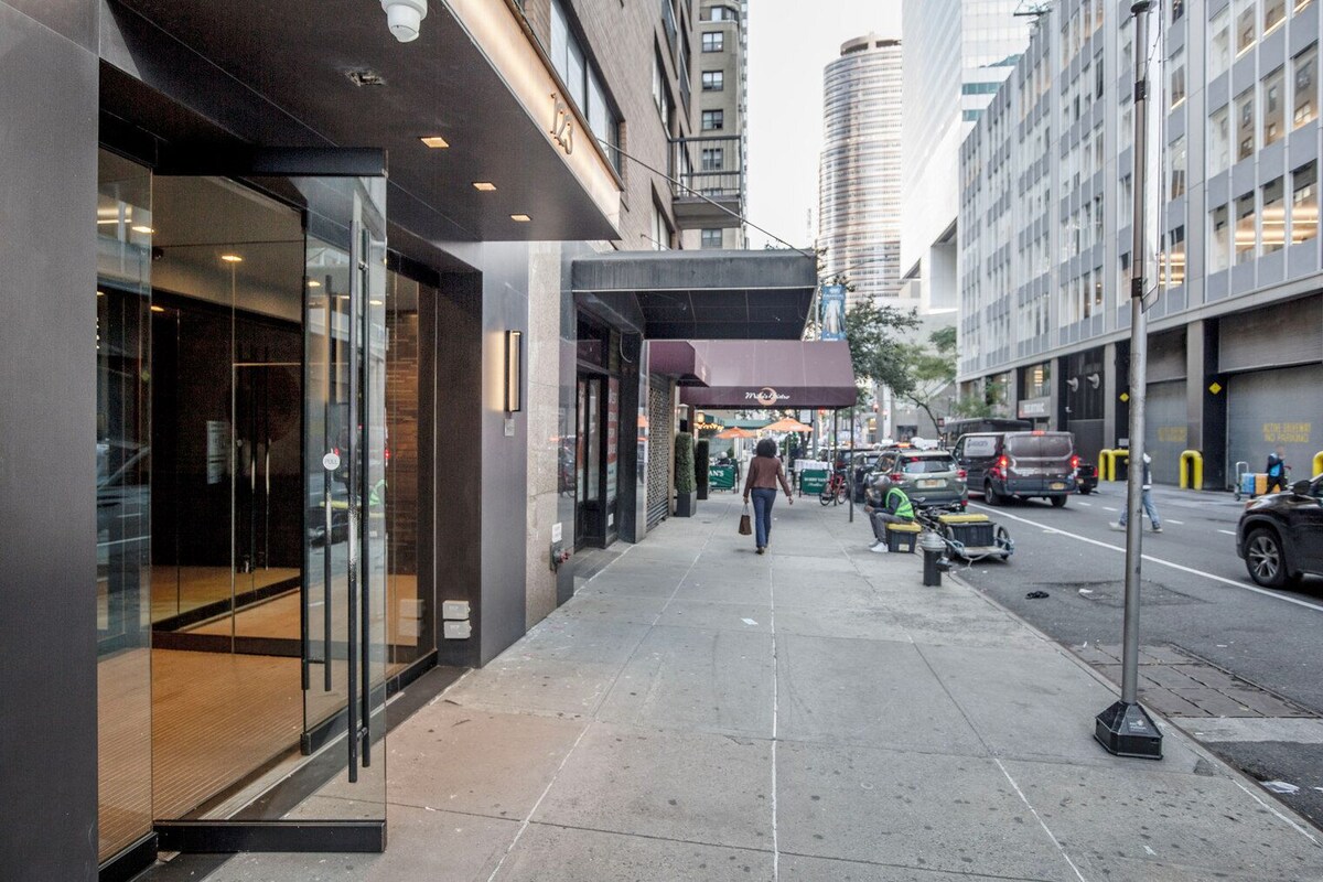 Superb Midtown East 1BR w/ Elevator & W/D, nr Train, by Blueground