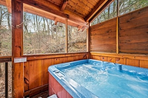 Bain à remous intérieur