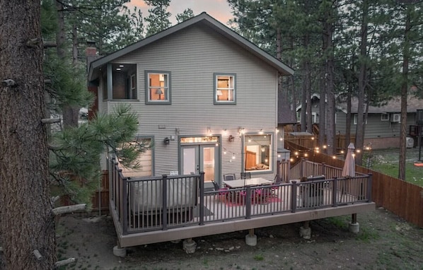 Your perfect retreat at Knoll Lake Cabin!