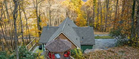 Cascade Cottage sits atop the mountain with magnificent views