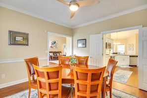 Dining Room | Central A/C & Heating | Free WiFi