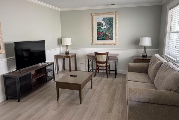 Lakeview Deluxe One-Bedroom Suite image 1
