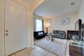 Family Room | Free WiFi | Smart TV | Fireplace | Central A/C | Twin Futon