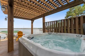 Private Hot Tub!