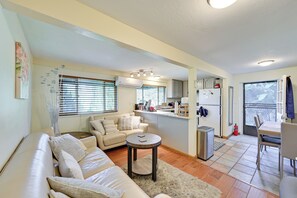 Living Room | Smart TV | Free WiFi