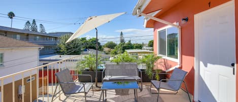 Long Beach Vacation Rental | 2BR | 1BA | Stairs Required | 850 Sq Ft