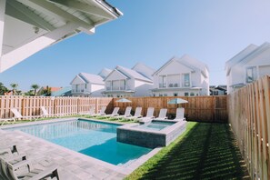 Large private pool and spa