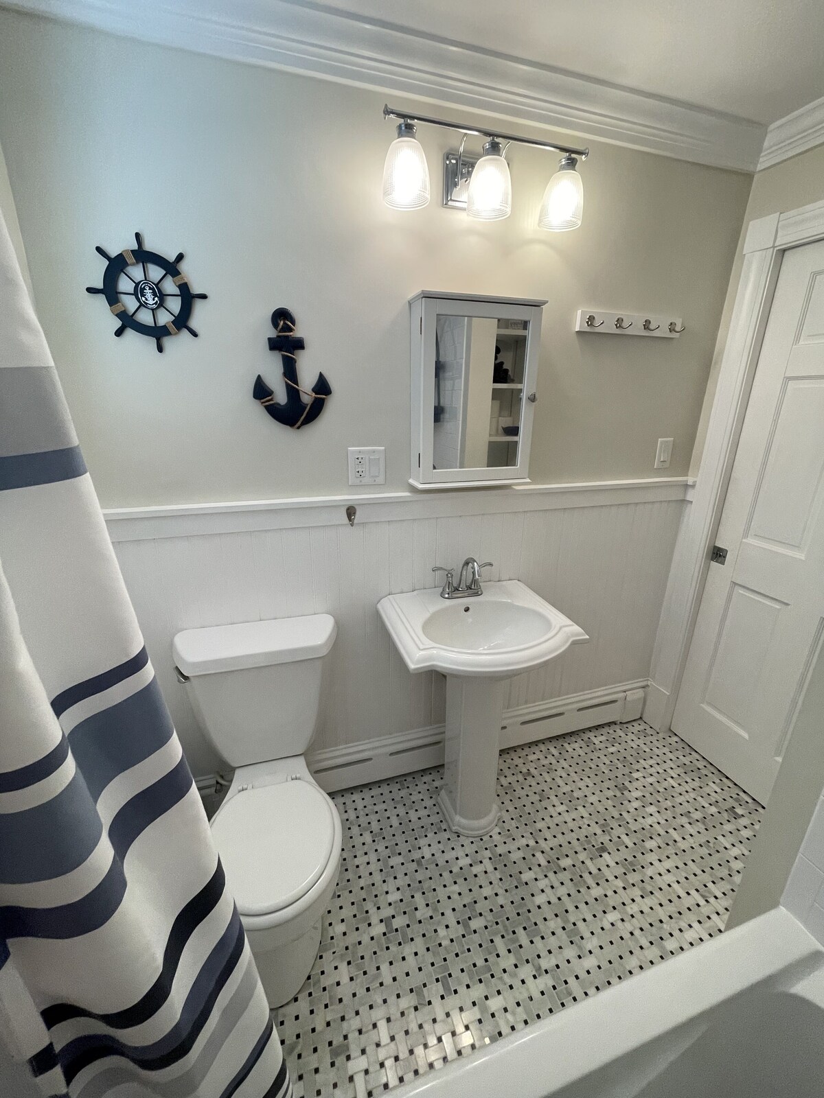 Mystic River view and Centrally located to enjoy all Mystic has to offer.