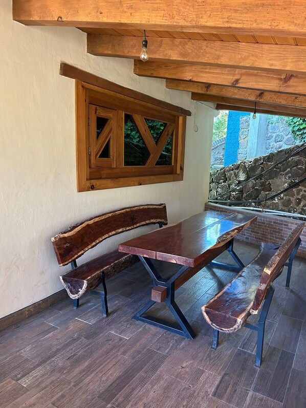 Outdoor dining