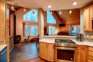 Large open floor plan (wood burning fireplace unavailable)