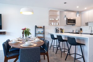 Open concept dining area and kitchen