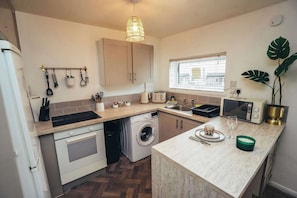 A classic design with all the modern essentials, ready for your culinary creations.