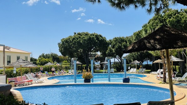 Apartment in Albufeira with two bedrooms for 4 people with a pool