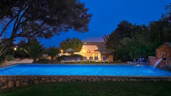 Swimming pool