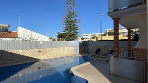 Apartment for 6 people in Albufeira with a pool