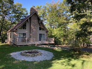 Welcome to Campfire Crossings, the perfect Laurel Highlands mountain retreat!