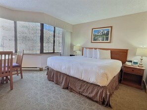 King Bed | Listed with @BookTraverse

