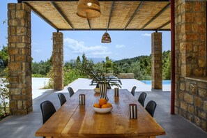 Al fresco dining