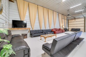 Studio | Free WiFi | Keyless Entry | Smart TVs