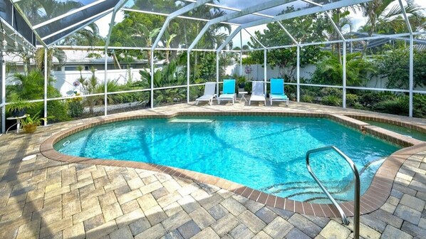 Easy Entry to Pool with Hand Rails and Shallow Seating