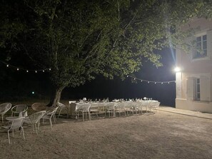 Outdoor dining