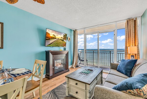 Living Room w/Amazing Views