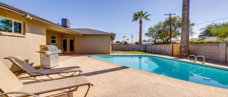 Tempe Vacation Rental | 4BR | 2BA | 1,914 Sq Ft | Step-Free Access