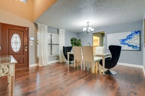 Front Entry & Dining Room | Dishware & Flatware Provided