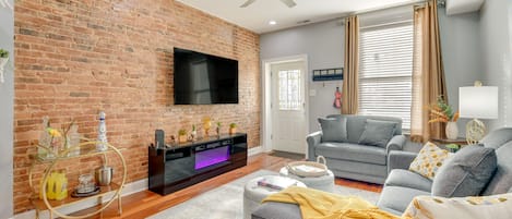 Baltimore Vacation Rental | 3BR | 2.5BA | 4 Stairs to Enter | 1,500 Sq Ft