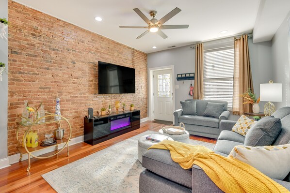 Baltimore Vacation Rental | 3BR | 2.5BA | 4 Stairs to Enter | 1,500 Sq Ft