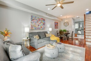 Living Room | Full Sleeper Sofa