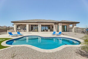 Private Pool | Outdoor Seating