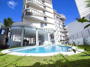Sky, Water, Building, Property, Plant, Azure, Swimming Pool, Cloud, Leisure, Window