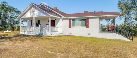 Tuskegee Vacation Rental | 2,000 Sq Ft | 4BR | 2BA | Steps to Enter