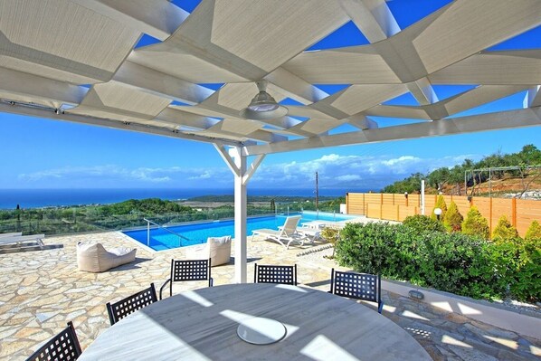 BBQ and outdoor dining